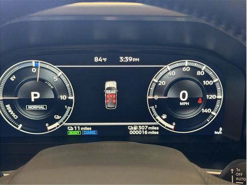 Used 2025 Mitsubishi Outlander 4WD Plug-In Hybrid image 11