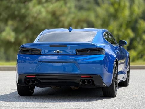 Used 2017 Chevrolet Camaro LT RWD image 7