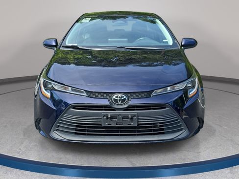 Used 2024 Toyota Corolla LE image 2