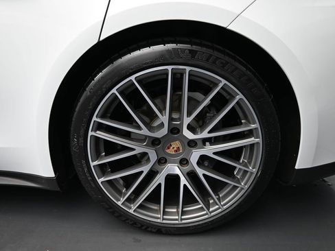 Certified 2024 Porsche Panamera RWD image 9
