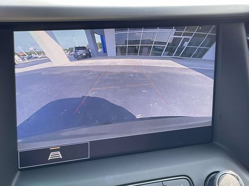 Used 2023 GMC Acadia SLE w/ Driver Convenience Package FWD image 26