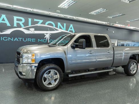 Used 2014 Chevrolet Silverado 2500 LT w/ Custom Sport Truck Package image 1