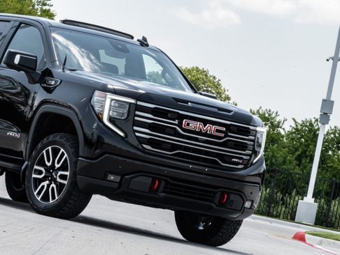 Used 2025 GMC Sierra 1500 AT4 w/ AT4 Premium Package AWD/4WD image 38
