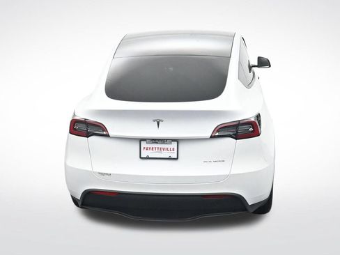 Used 2023 Tesla Model Y Long Range AWD/4WD image 24