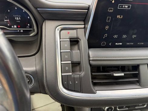 Used 2022 GMC Yukon SLT w/ SLT Premium Package AWD/4WD image 31
