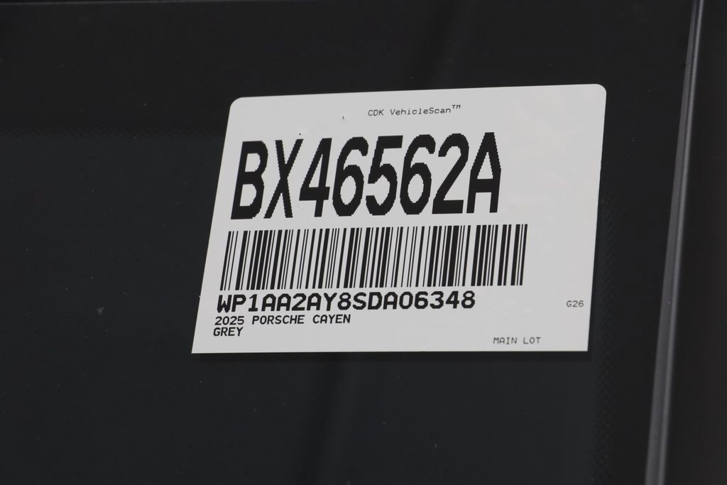 Used 2025 Porsche Cayenne AWD/4WD image 27