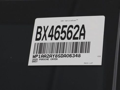 Used 2025 Porsche Cayenne AWD/4WD image 27