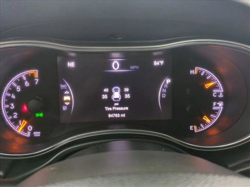 Used 2020 Jeep Grand Cherokee Laredo w/ 18" Wheel & 8.4" Radio Group AWD/4WD image 11