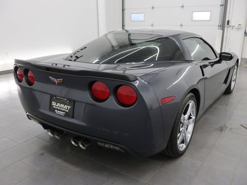 Used 2010 Chevrolet Corvette Coupe w/ 1LT RWD image 5
