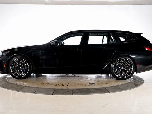 Used 2025 BMW M5 Touring w/ M Driver's Package image 2
