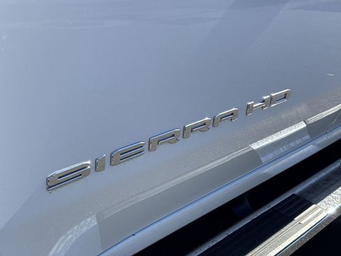 Used 2024 GMC Sierra 2500 SLT image 31
