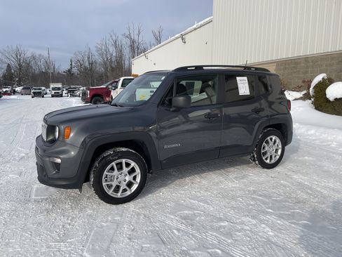 Used 2021 Jeep Renegade Sport w/ Sport Appearance Group image 8