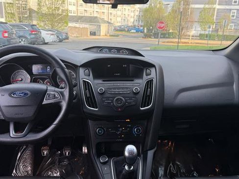 Used 2017 Ford Focus ST image 21