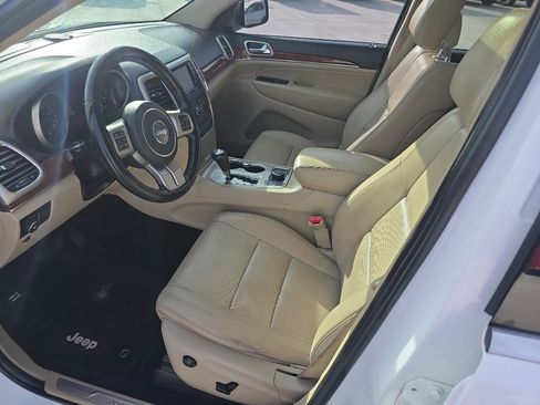 Used 2013 Jeep Grand Cherokee Limited w/ Luxury Group II image 12