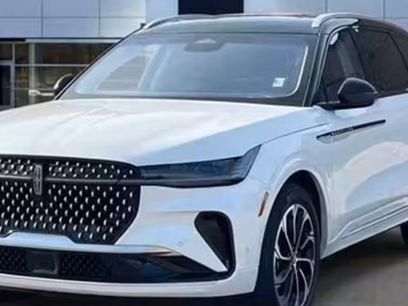 Used 2024 Lincoln Nautilus Reserve w/ Equipment Group 202A