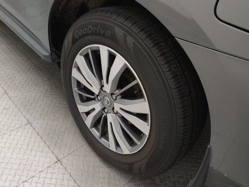 Used 2020 Nissan Pathfinder S FWD image 31