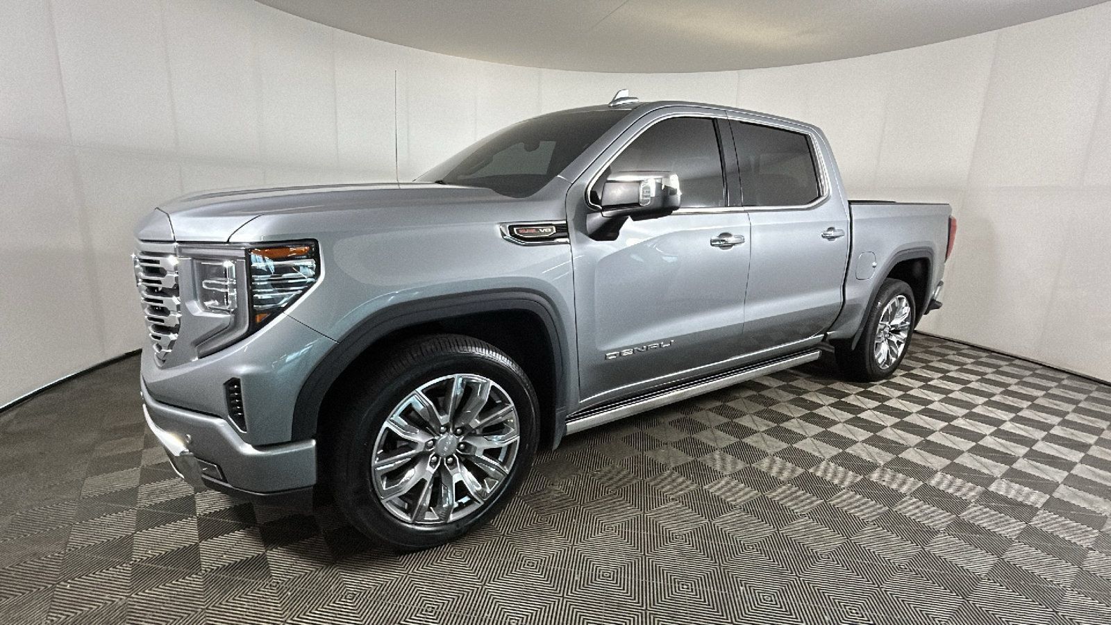Used 2023 GMC Sierra 1500 Denali w/ Denali Reserve Package AWD/4WD image 8