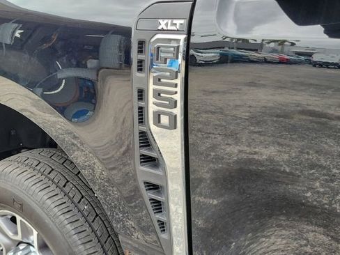 Used 2025 Ford F250 XLT AWD/4WD image 6