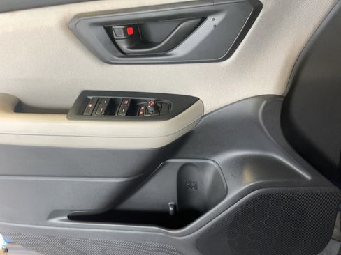 Used 2025 Subaru Forester image 12