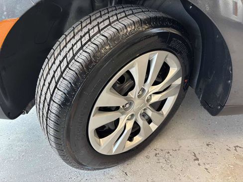Used 2022 Kia Soul LX FWD image 23