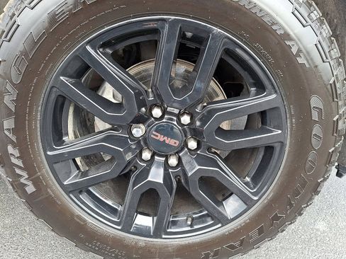 Used 2023 GMC Sierra 1500 Pro w/ Graphite Edition image 7