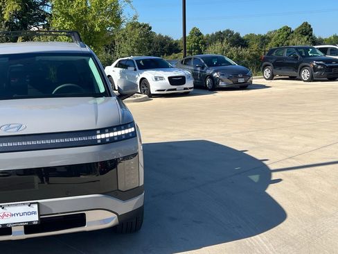 New 2026 Hyundai Ioniq 9 SE image 3