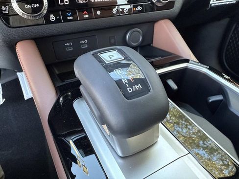 New 2025 Mitsubishi Outlander SEL image 32