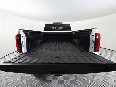 Used 2025 GMC Sierra 2500 Denali Ultimate image 7