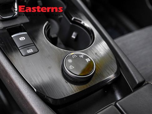 Used 2021 Nissan Rogue SV image 41