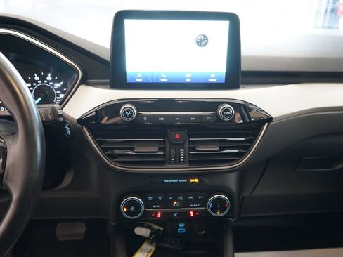 Used 2022 Ford Escape SE w/ Cold Weather Package AWD/4WD image 7