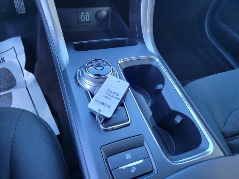 Used 2019 Ford Fusion SE FWD image 22