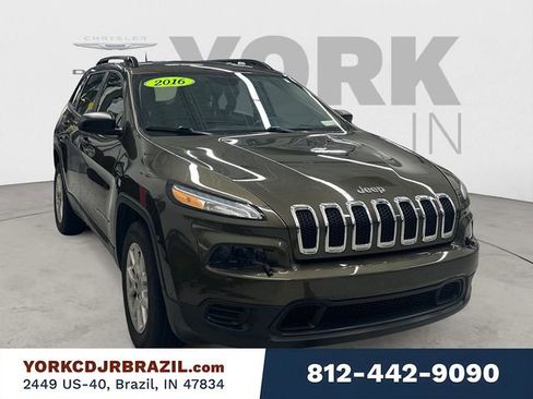 Used 2016 Jeep Cherokee Sport w/ Cold Weather Group image 7