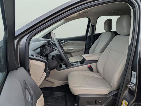 Used 2019 Ford Escape SE image 14