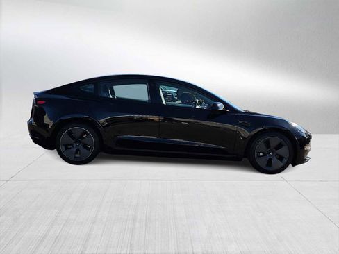 Used 2023 Tesla Model 3 Standard Range image 9
