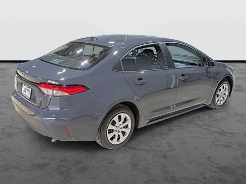 Used 2025 Toyota Corolla LE FWD image 4