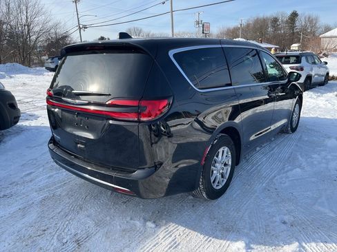 New 2026 Chrysler Pacifica Select image 7