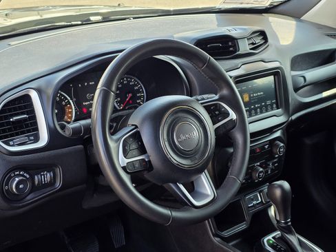 Used 2020 Jeep Renegade Latitude image 18