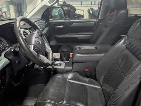 Used 2014 Toyota Tundra Platinum image 5
