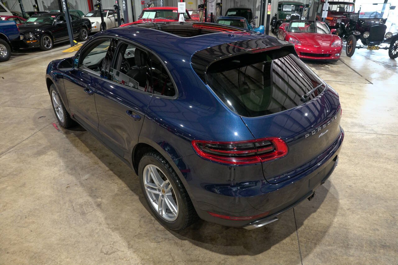 Used 2018 Porsche Macan AWD/4WD image 16
