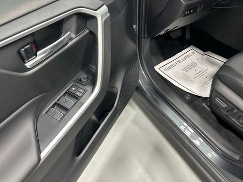 Used 2025 Toyota RAV4 XLE image 9