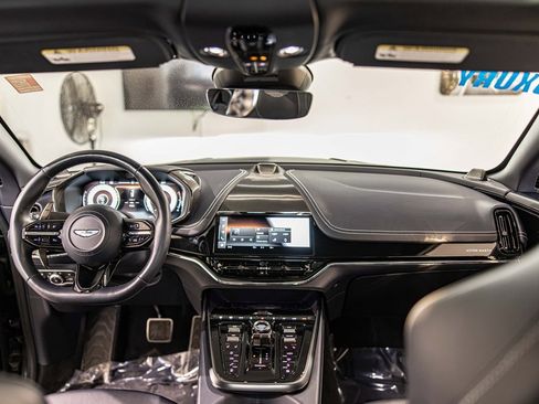 Used 2025 Aston Martin DBX 707 image 39