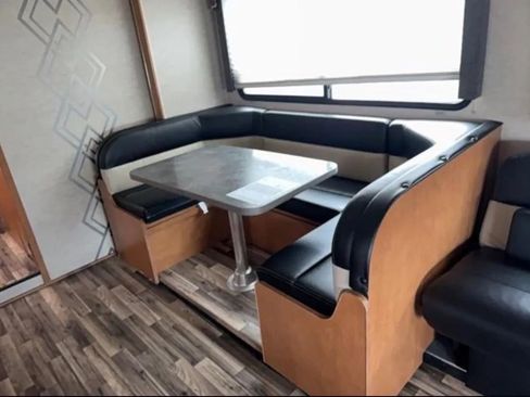 Used 2016 Ford E-450 and Econoline 450 Super Duty w/ Motorhome Prep Package image 11