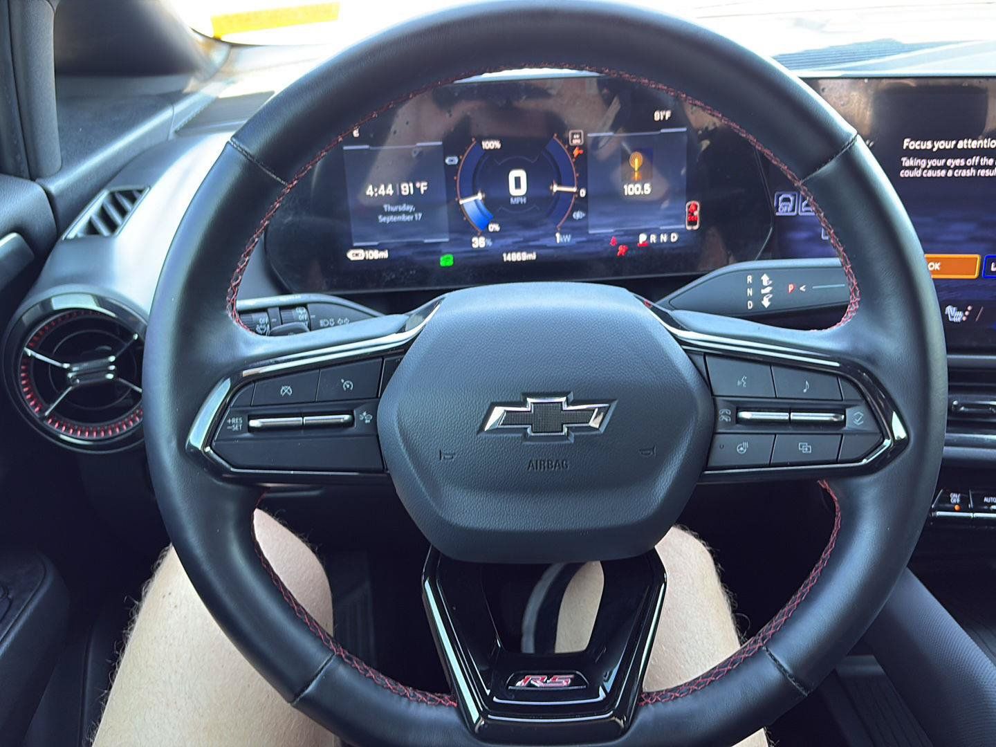 Used 2024 Chevrolet Equinox EV RS FWD image 9