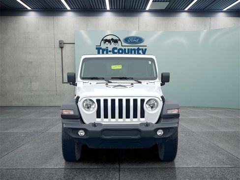 Used 2020 Jeep Wrangler Unlimited Sport image 2