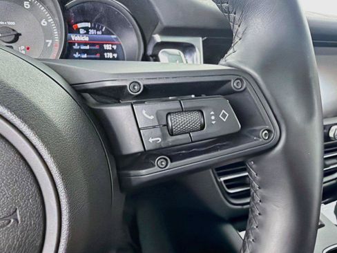Used 2024 Porsche Macan AWD/4WD image 15