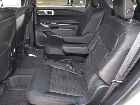 Used 2020 Ford Explorer XLT w/ Comfort Package AWD/4WD image 11