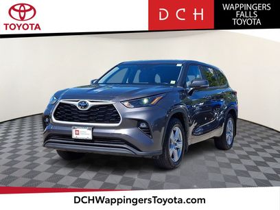 Used 2023 Toyota Highlander LE