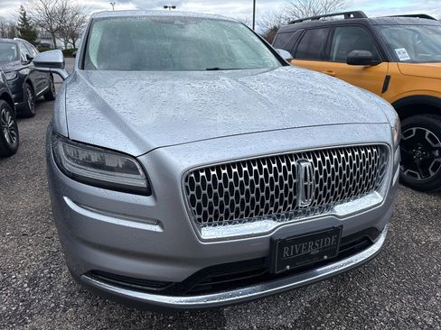 Certified 2022 Lincoln Nautilus FWD w/ Premium Package image 9