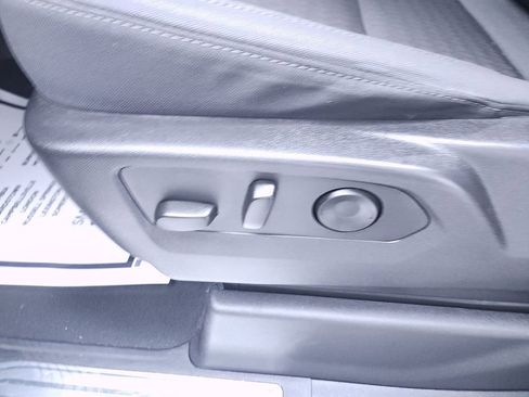 Used 2024 Chevrolet Silverado 1500 LT image 12