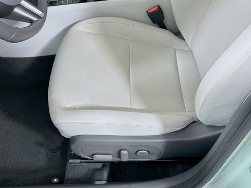 Certified 2025 Hyundai Kona SEL image 19